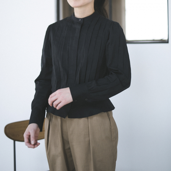 humoresque tuck blouse black - STROLL(ストロール)